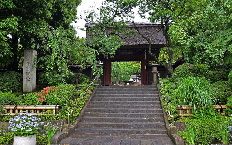 深大寺動物霊園 - 待合室入口